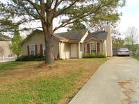 Building Photo - 2513 Reabok Cir SW