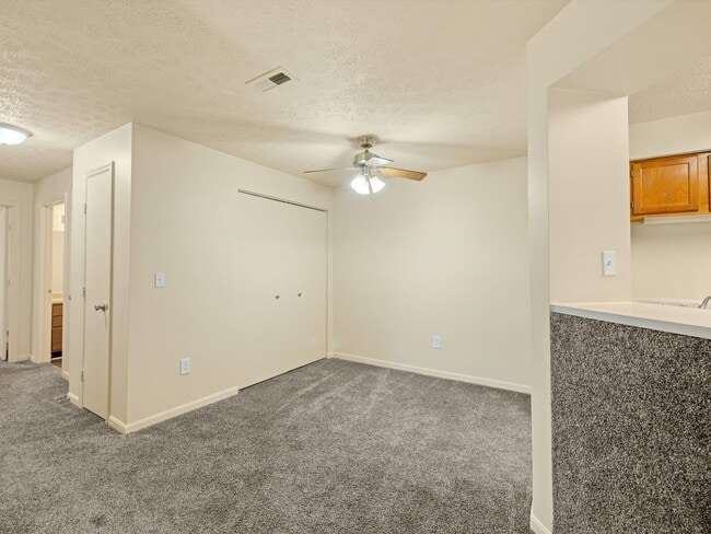Building Photo - Castle Schools*********Affordable**********Newburgh Indiana 2 Bedroom