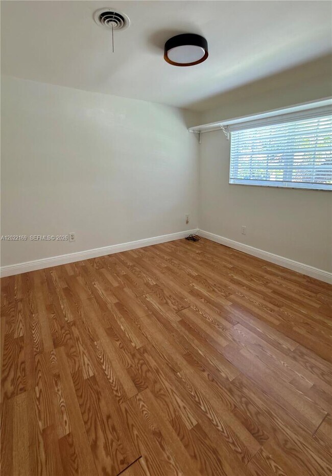 Building Photo - 7700 SW 52nd Ct