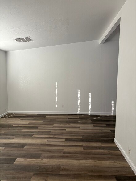 Building Photo - 1239 W Avenue H15