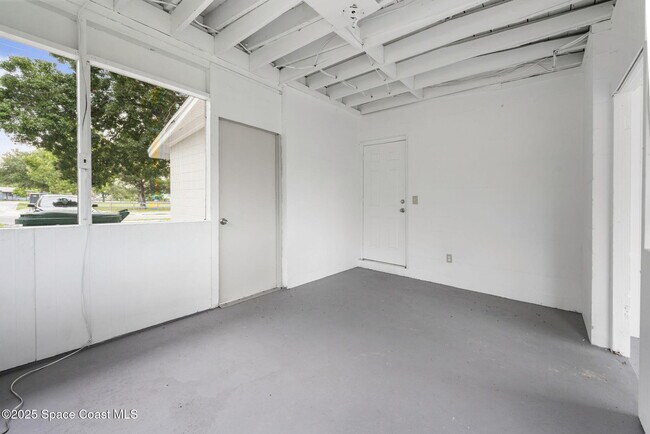 Building Photo - 418 N Fiske Blvd
