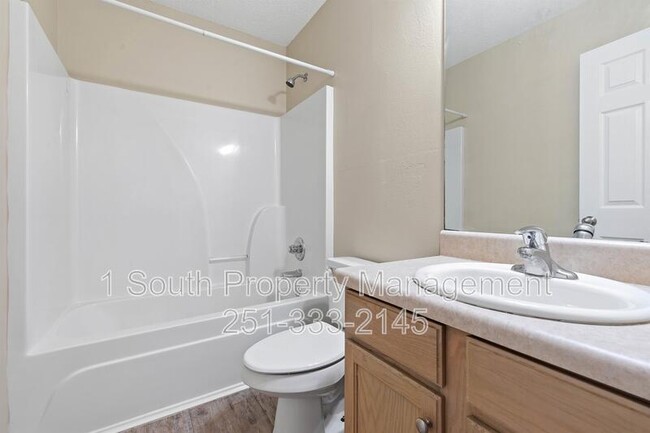 Building Photo - 1020 Hamilton Bridges Dr W