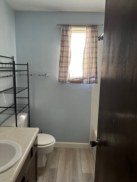 Building Photo - 1507 S Maple St