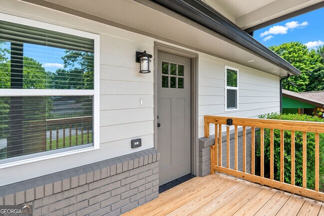 Building Photo - 1639 Bridgeport Dr NW