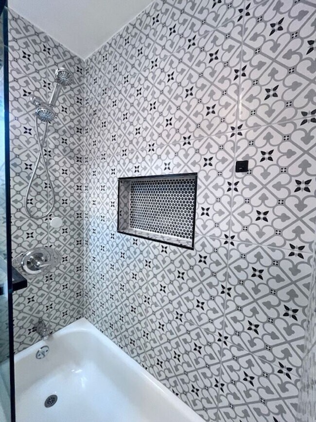 Building Photo - Recently Remodeled San Bernardino Home