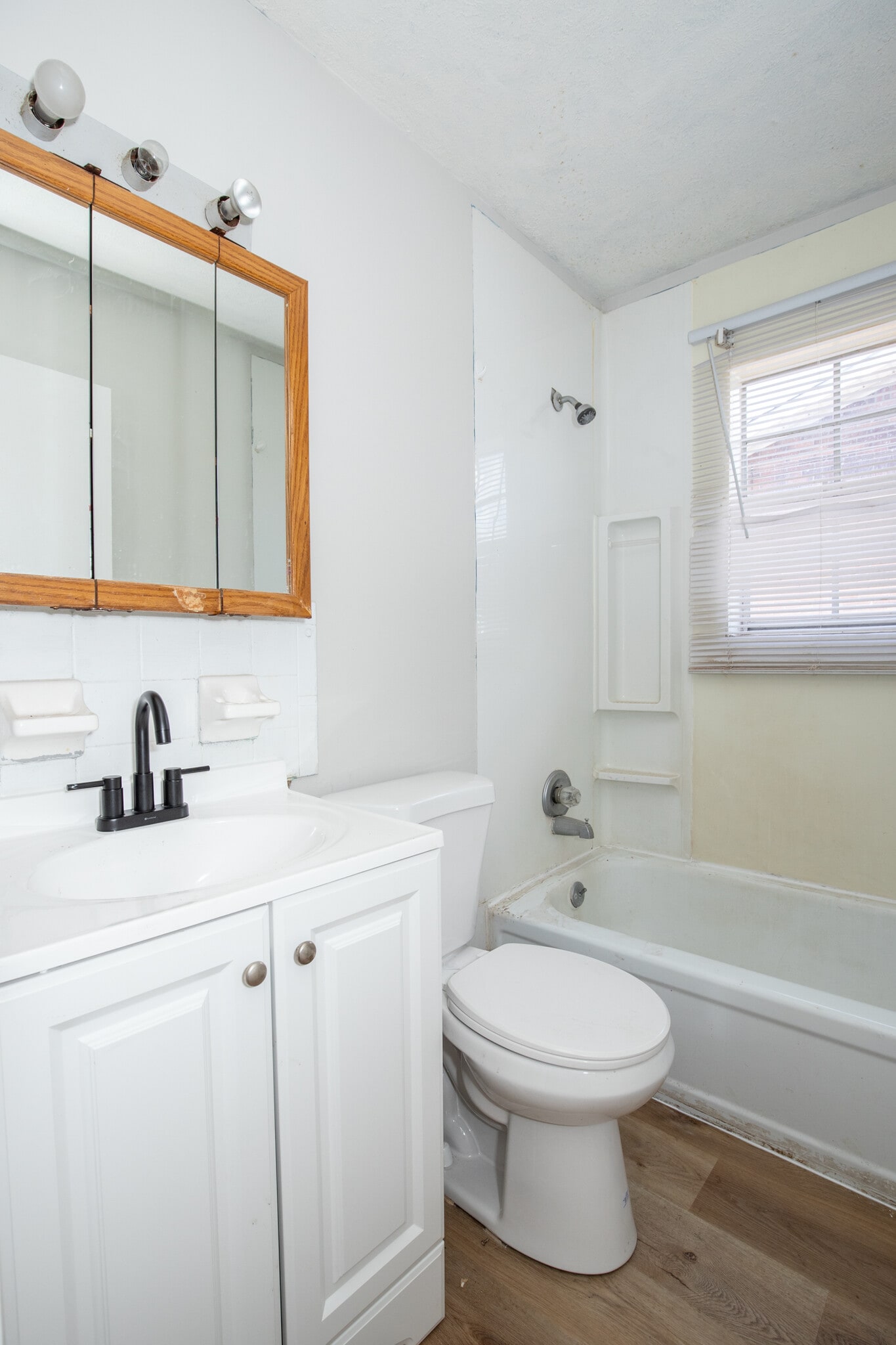 full bathroom - 7417 Garrison Rd