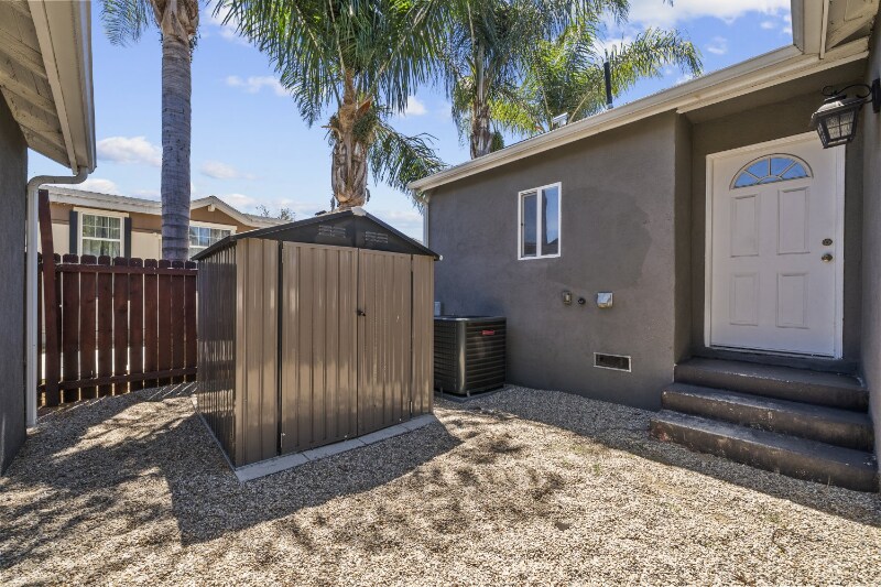 Building Photo - 6712 Cedros Ave