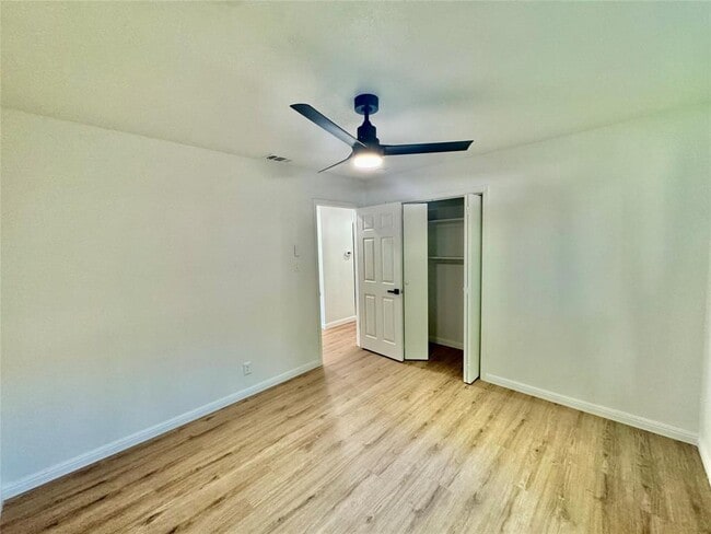 Building Photo - 9506 Stonebridge Dr