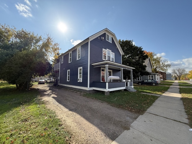 Building Photo - 112 W Marshall St