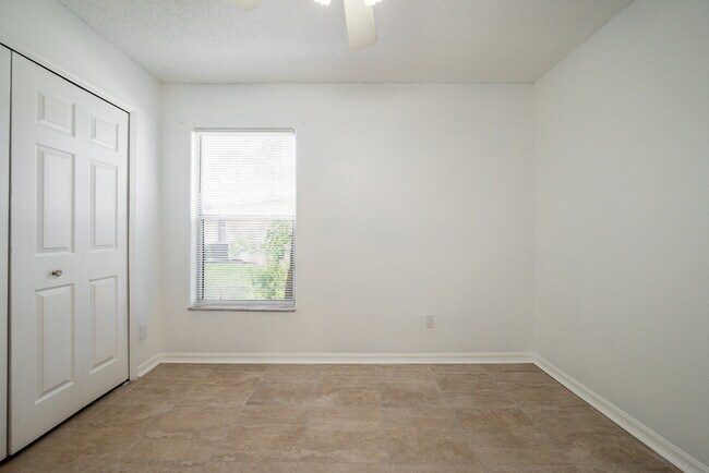 Building Photo - 10478 Sun Villa Blvd