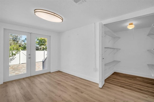 Building Photo - 4767 26th Ave N