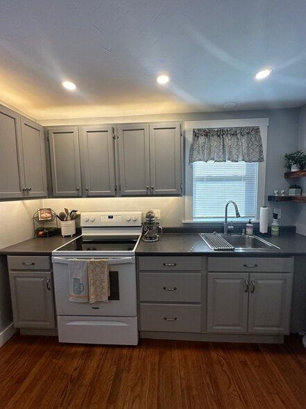 Kitchen - 31 Cocasset St