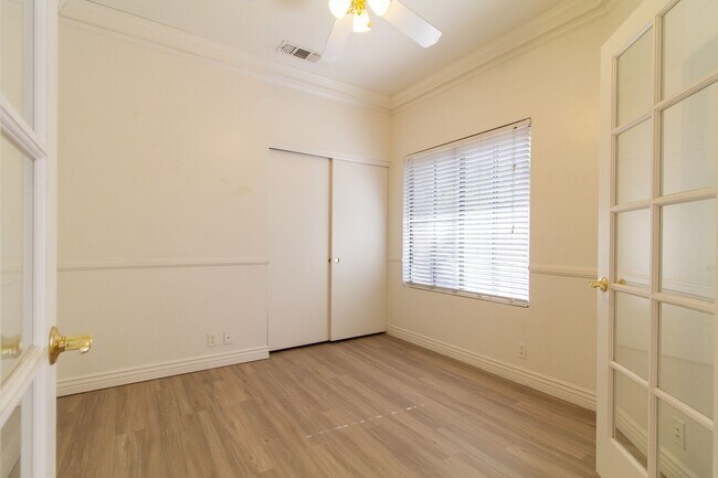 Building Photo - Gorgeous 3 bed, 2 bath home located near 87th Ave and Cactus