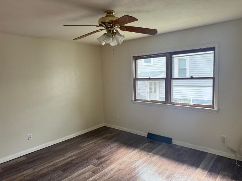 Building Photo - 335 E Campbell Ave