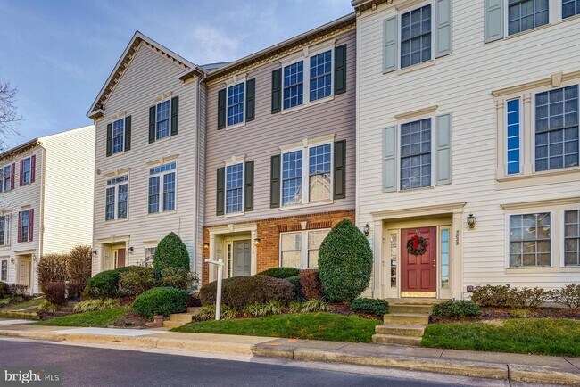 Building Photo - 5820 Pearson Ln
