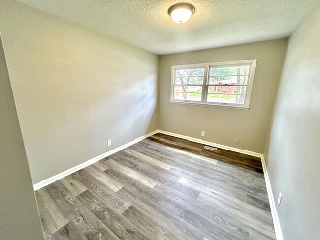 Building Photo - 6117 Colfax Rd NW