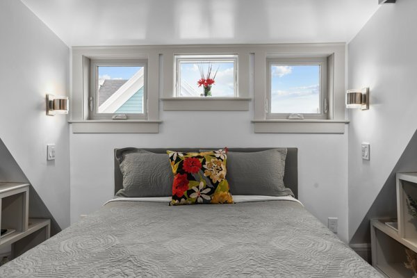 Building Photo - 358 Broadway