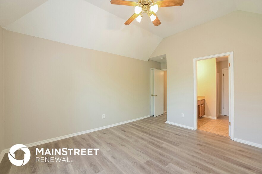 Building Photo - 1803 SW 24th St