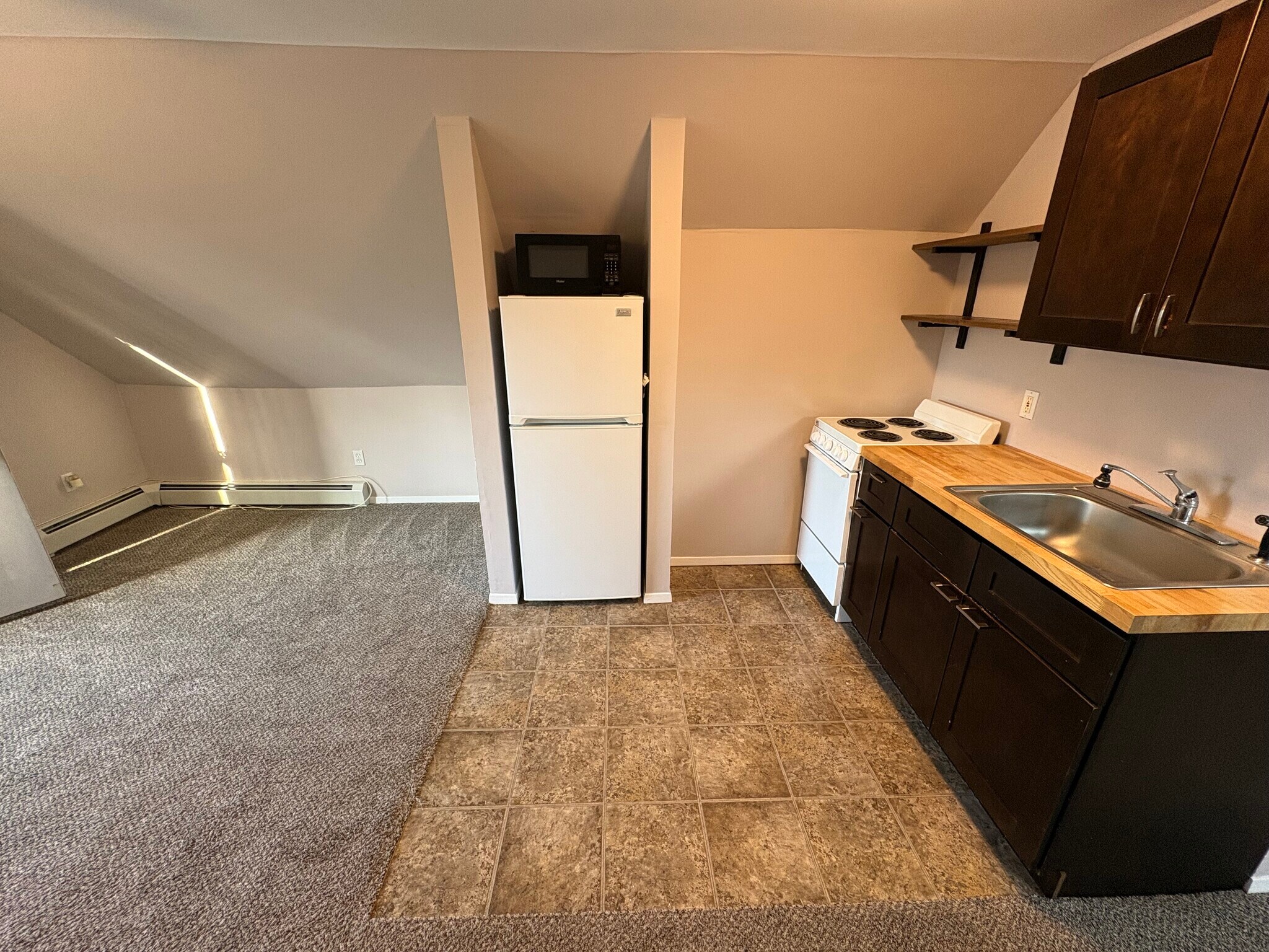 Building Photo - 427 Raft Ave