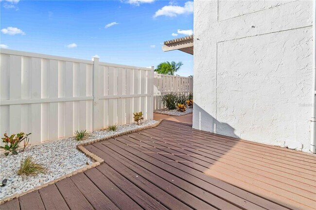 Building Photo - 500 Treasure Island Causeway