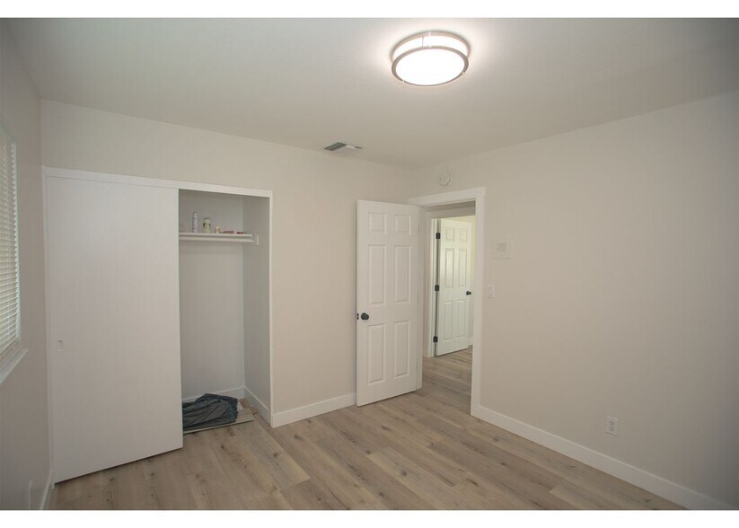Building Photo - 496 W 48th St