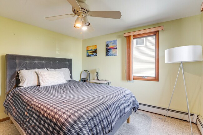 Building Photo - 31 Diane Dr