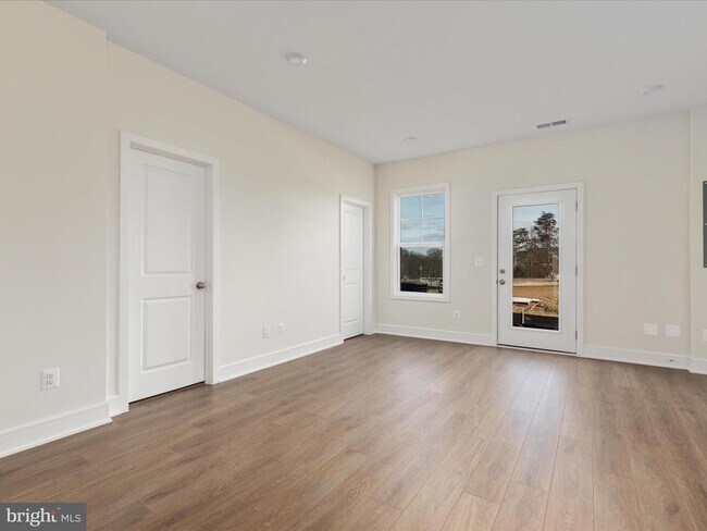 Building Photo - 123 Choke Cherry Ct
