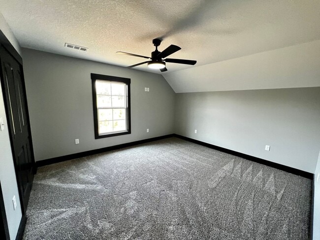 Building Photo - 4101 Stoke Dr