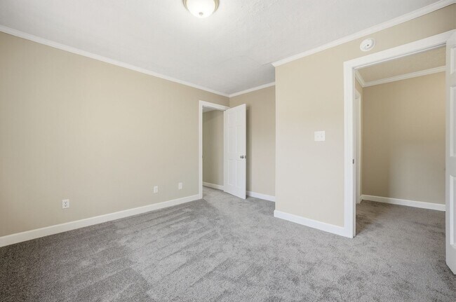 Building Photo - 9 Rhodelia Ln