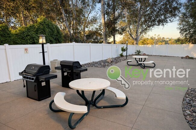 Building Photo - Charming & Remodeled Condo in one of San Diego's most loved neighborhoods