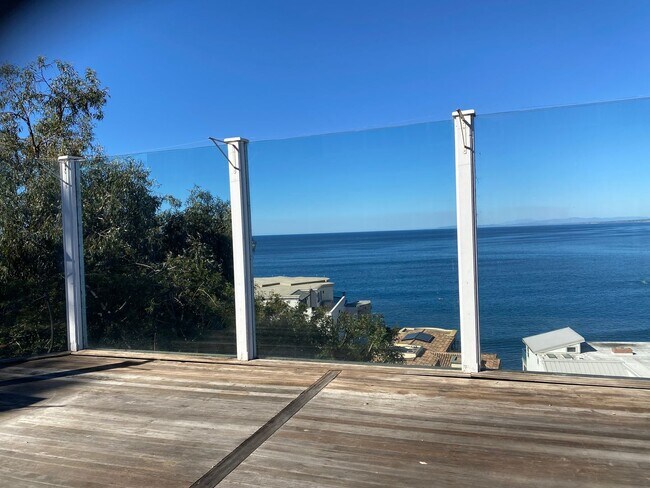 Building Photo - Amazing location in La Jolla for a big house. Gustavo Lopez AMSI