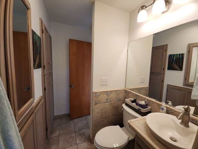 Building Photo - 14565 Carriage Ln