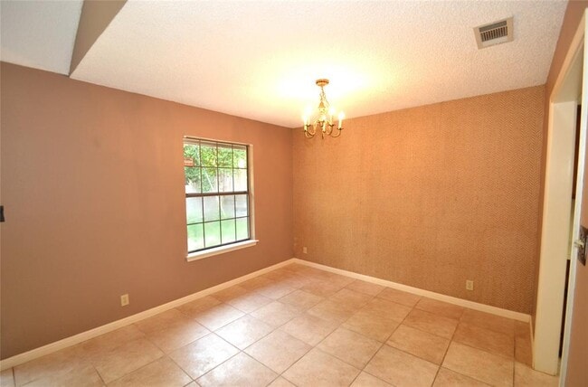 Building Photo - 8833 Tallwood Dr
