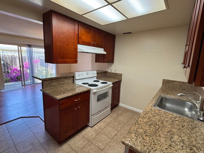 Building Photo - Duplex for Rent – Citrus Heights, CA