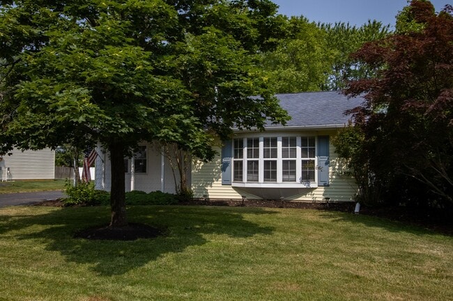 Primary Photo - 49 Williamsburg Dr