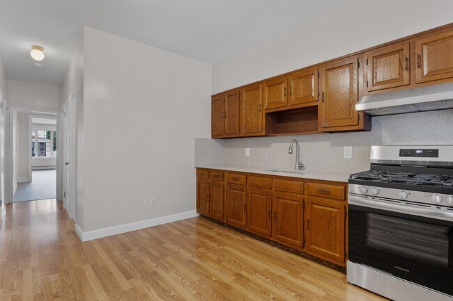 Building Photo - 120 W 45th St
