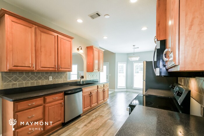 Building Photo - 341 Glouchester Dr