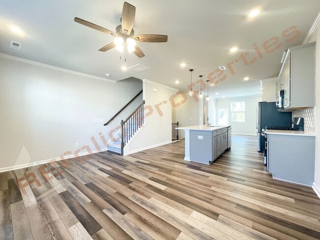 Building Photo - Gorgeous 3 Bedroom 3.5 Bath Townhome with ...