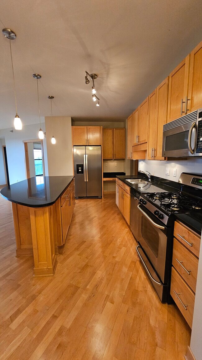 Building Photo - 317 Groveland Ave