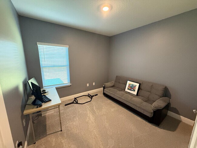 Building Photo - 102 Polaris Pl