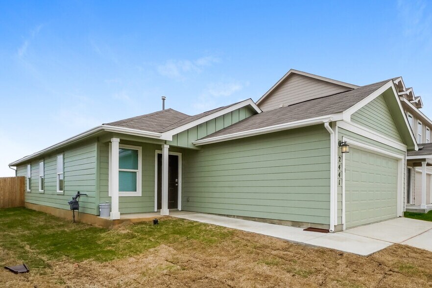 Building Photo - 2441 Double Oak Dr