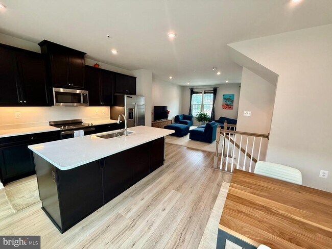Building Photo - 70 Caswell Dr
