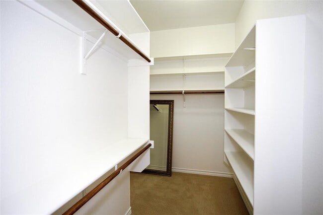 Building Photo - 224 Adams St