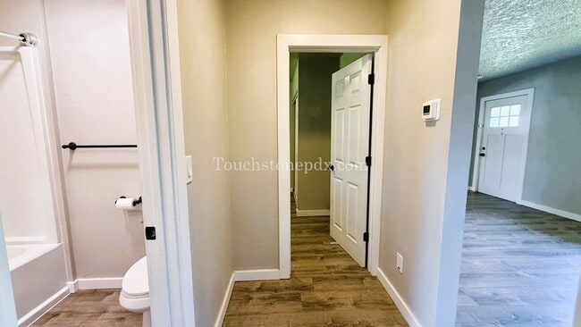 Building Photo - Beautifully Remodeled Home in Near Powell ...