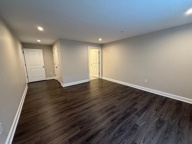 Building Photo - 918 Providence Hwy