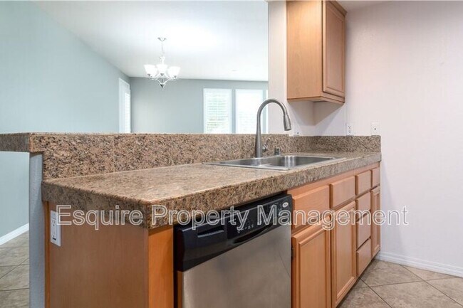 Building Photo - 243 Riverdale Ct
