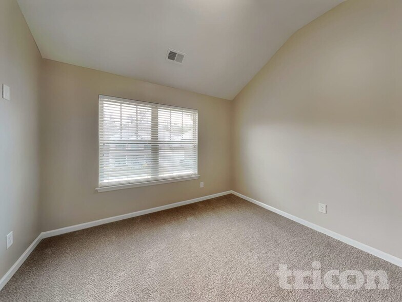 Building Photo - 3554 Hideaway Ln