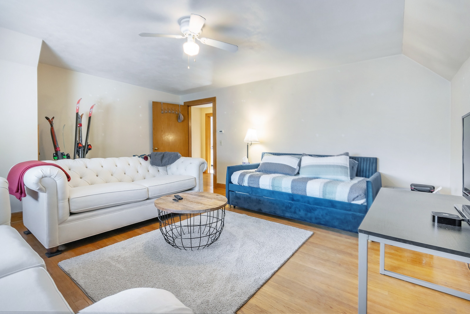 Building Photo - 302 S Brooks St