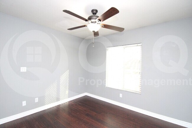 Building Photo - 808 N Sailors Way