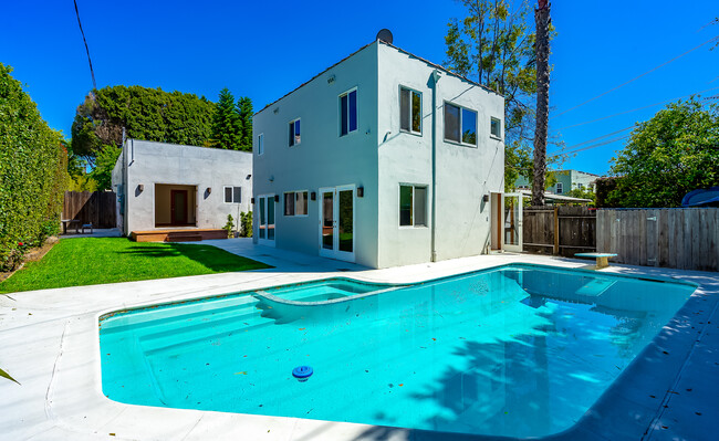 Pool/Guest House - 917 N La Jolla Ave